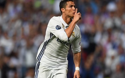 球探体育快讯-佐默神扑登上体育头条