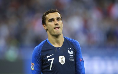 球探体育动态-内维斯防守失误导致丢球